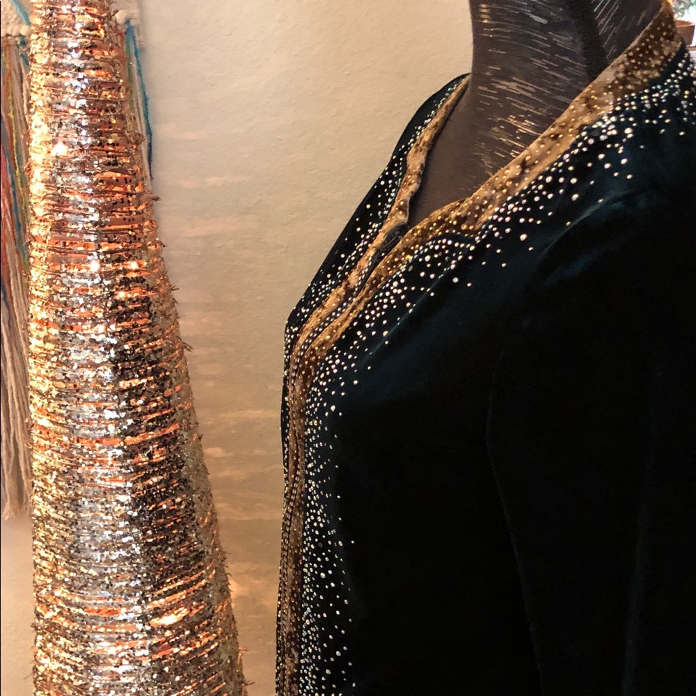 Ying Qi Gold Jacket - Picture 7 of 7